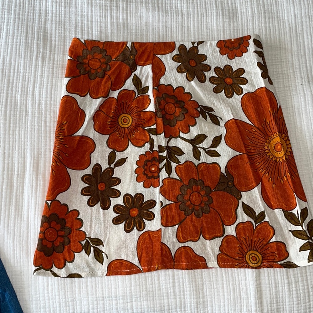 * New* Women’s Linen Mini Skirt